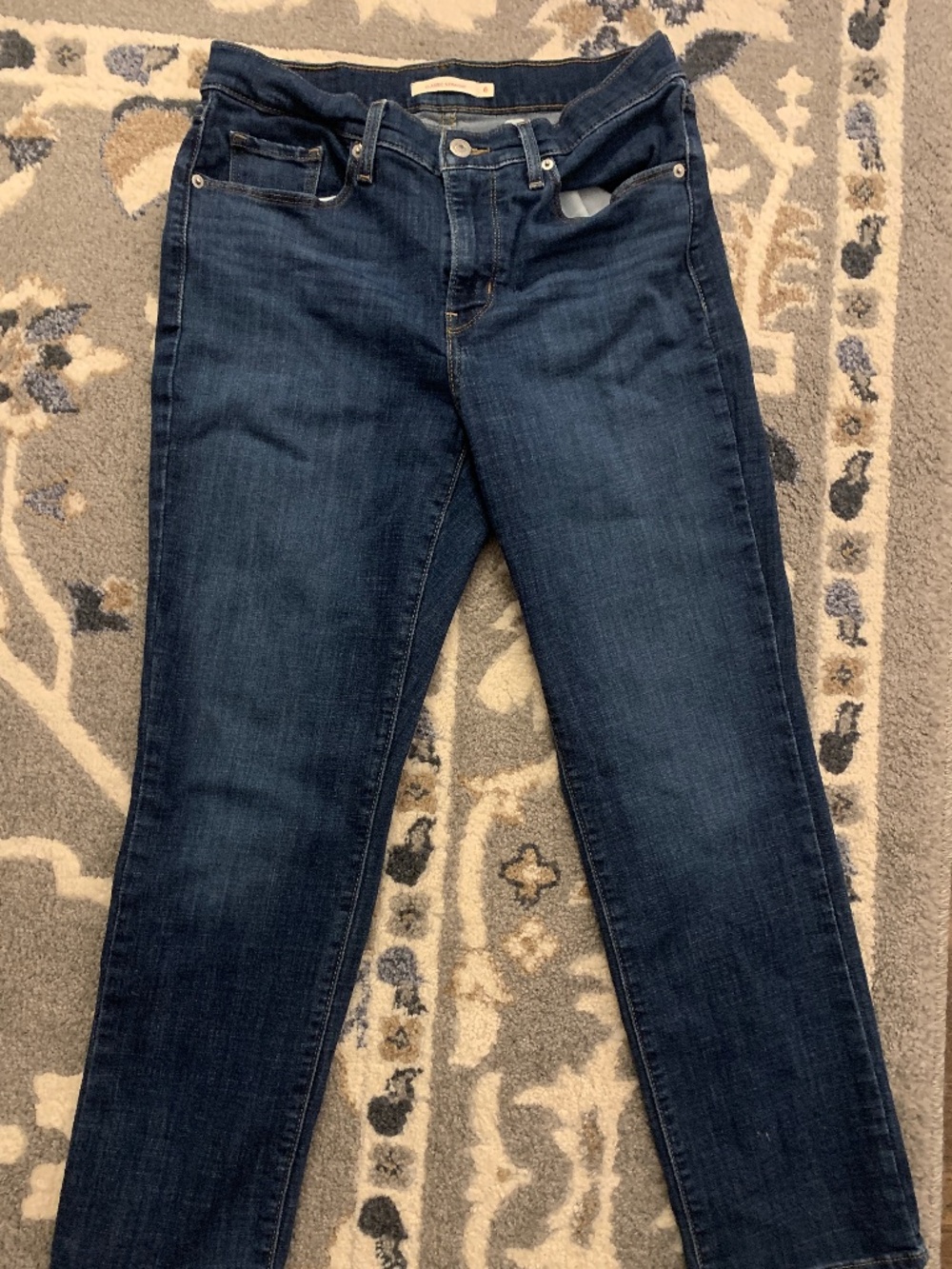 Levi’s Straight Leg Women’s size 6